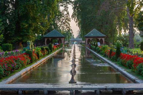 shalimar bagh srinagar.